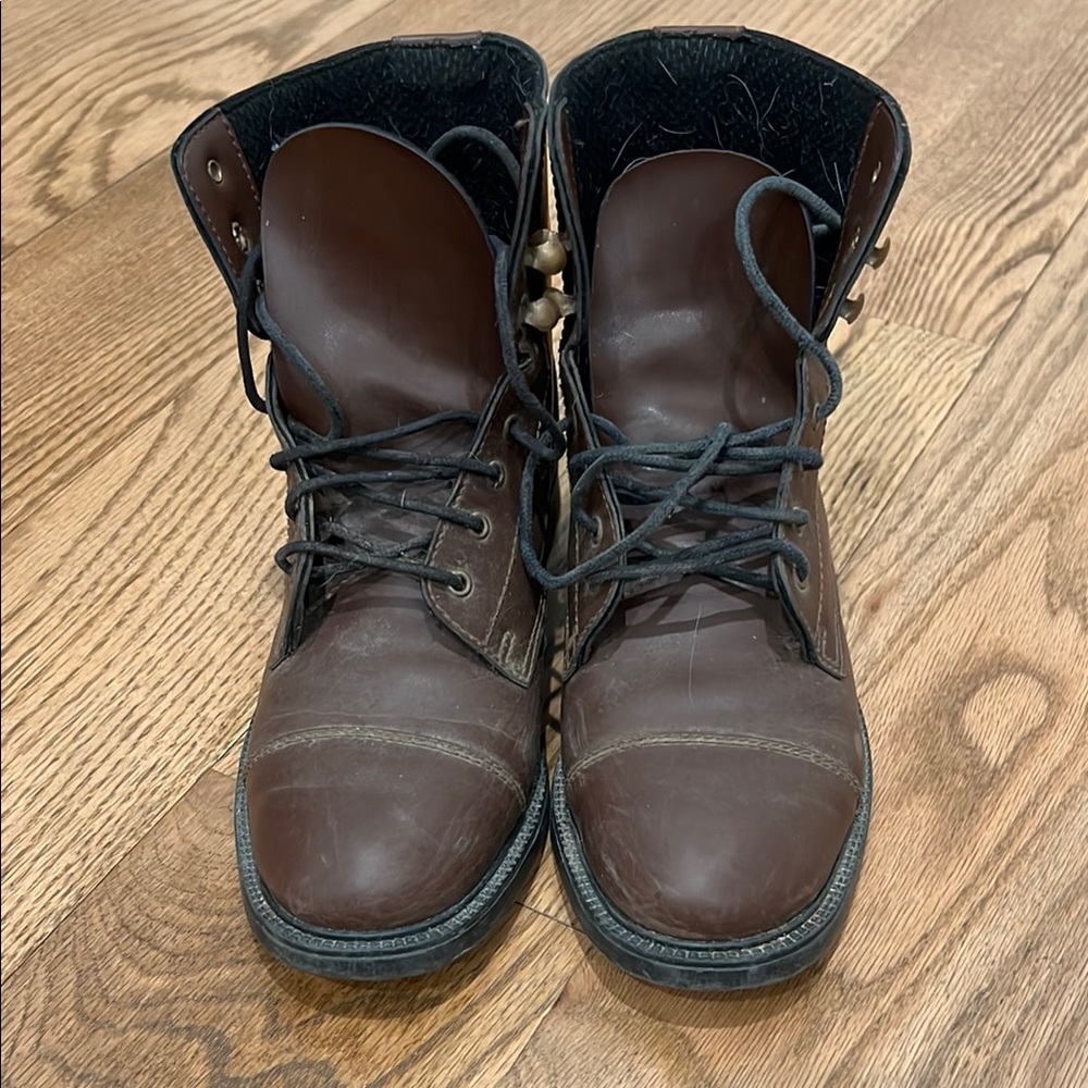 Kids riding boots in great condition